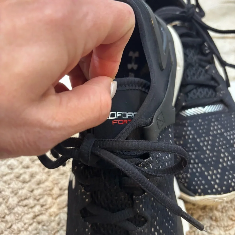 Boys Under Armour Speedform Fortis Black Sneakers‎ Size 5